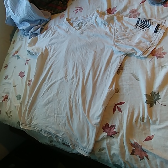 Shirt - Picture 3 of 4